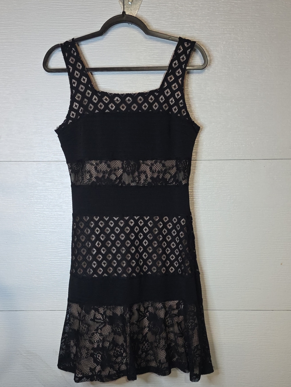 Black Lace Panel Sleeveless Dress